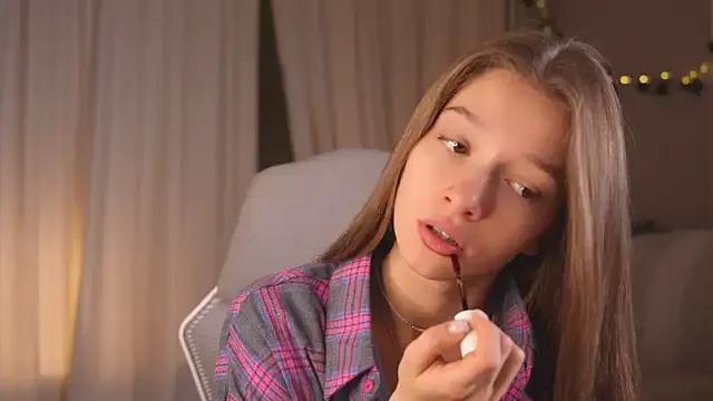 Freechat UdelaHathorne on StripChat