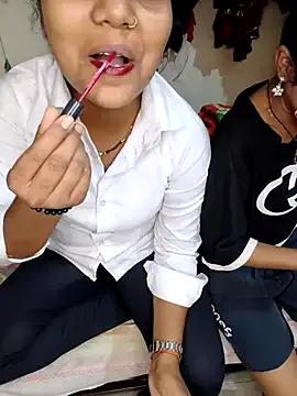 Freechat Unique_MomandDaughterrs on StripChat