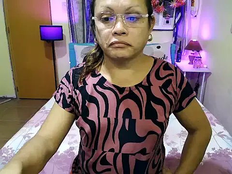 Freechat UrAsianPrincessDanie on StripChat