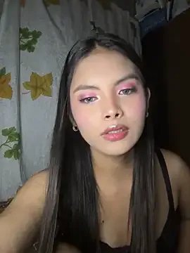 Freechat UrAsianTSCummer on StripChat