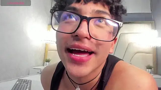 Freechat Valentin0_3 on StripChat