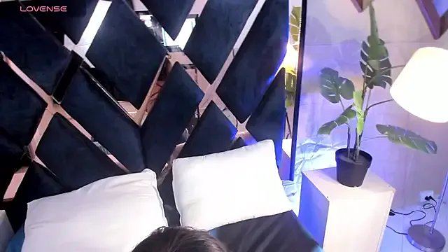 Freechat valentina_lenoxx on StripChat