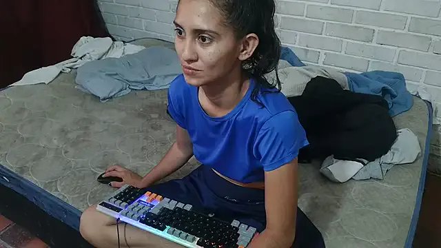 Freechat valeriaswang_Lucas on StripChat