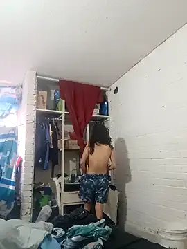 Freechat valeriaswang_Lucas on StripChat