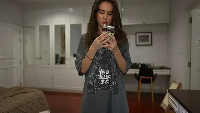 Freechat ValerieHill on StripChat