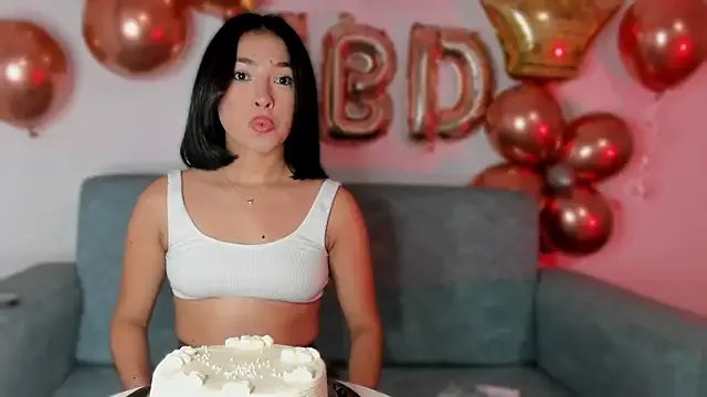 Freechat valerycolins on StripChat