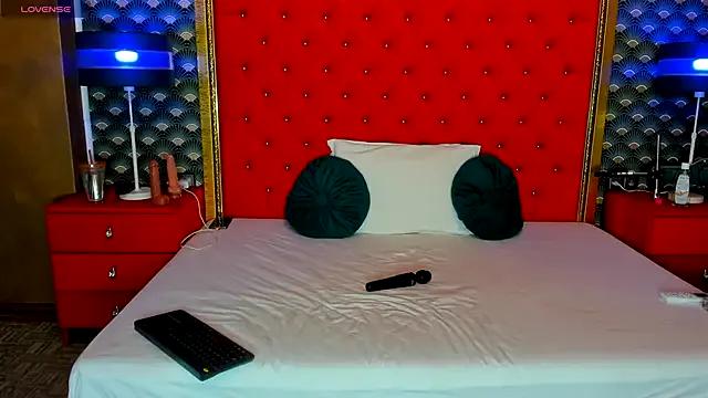 StripChat VallerieJones is Freechat VallerieJones — amazing oil show on relaxing music