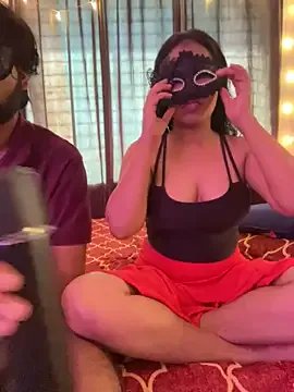 Freechat vickyandtania on StripChat