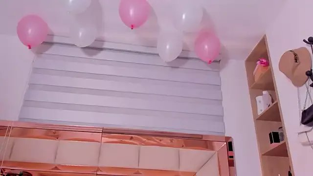 Freechat violetta-brown1 on StripChat