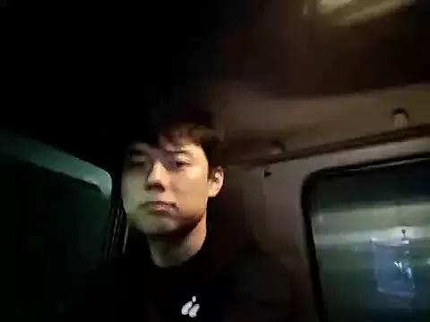 Freechat whitebriefboy on StripChat