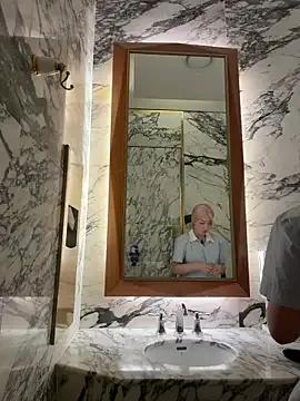 Group winter11 on StripChat