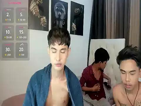 Freechat XloverXsiantwink on StripChat