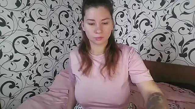 Freechat YourEmilie on StripChat