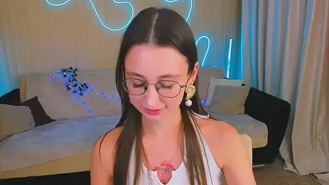 Freechat YourLovellyStory on StripChat